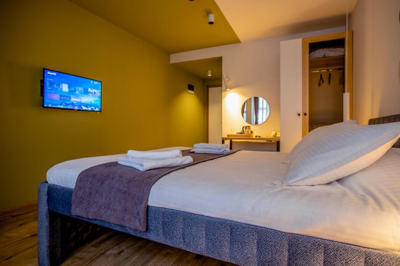 Hotel 4 Llulla Πρίστινα Εξωτερικό φωτογραφία