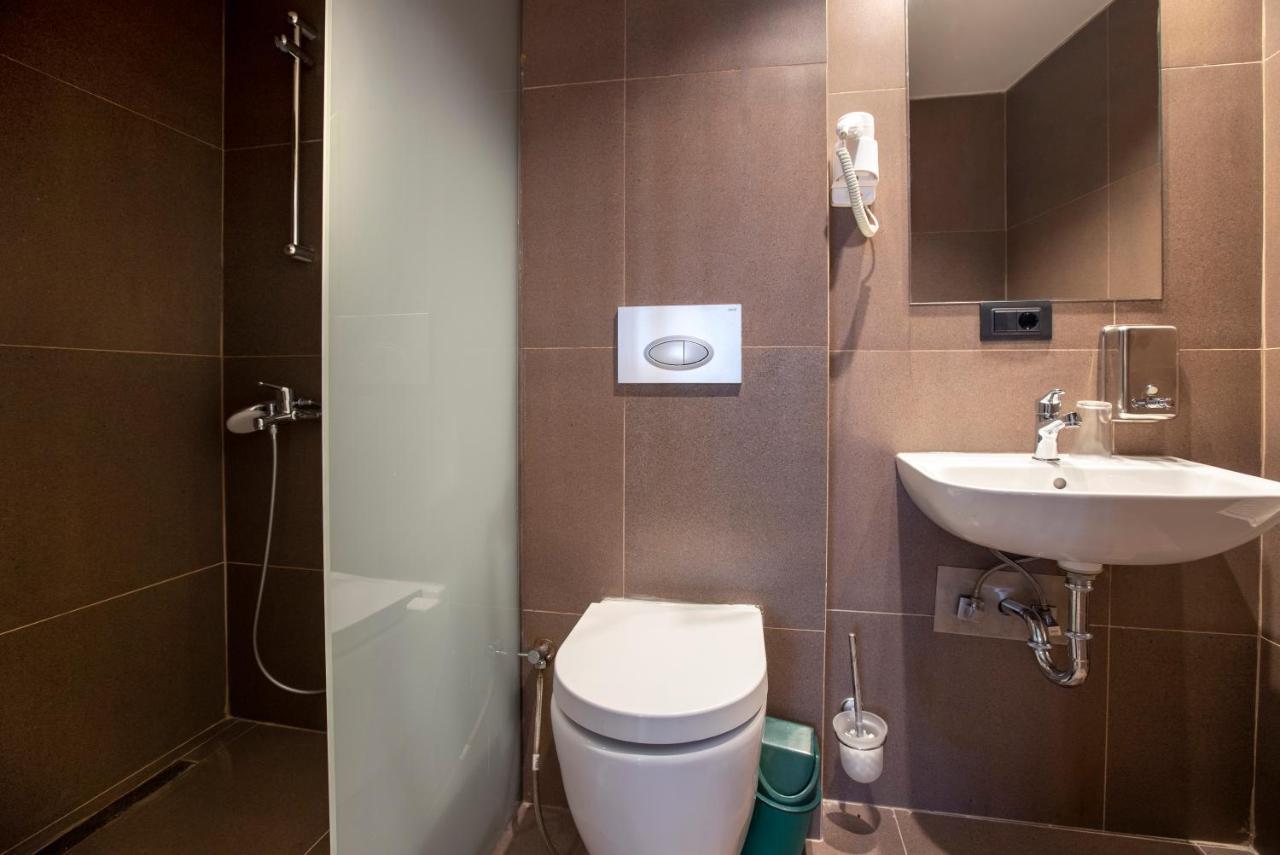 Hotel 4 Llulla Πρίστινα Εξωτερικό φωτογραφία