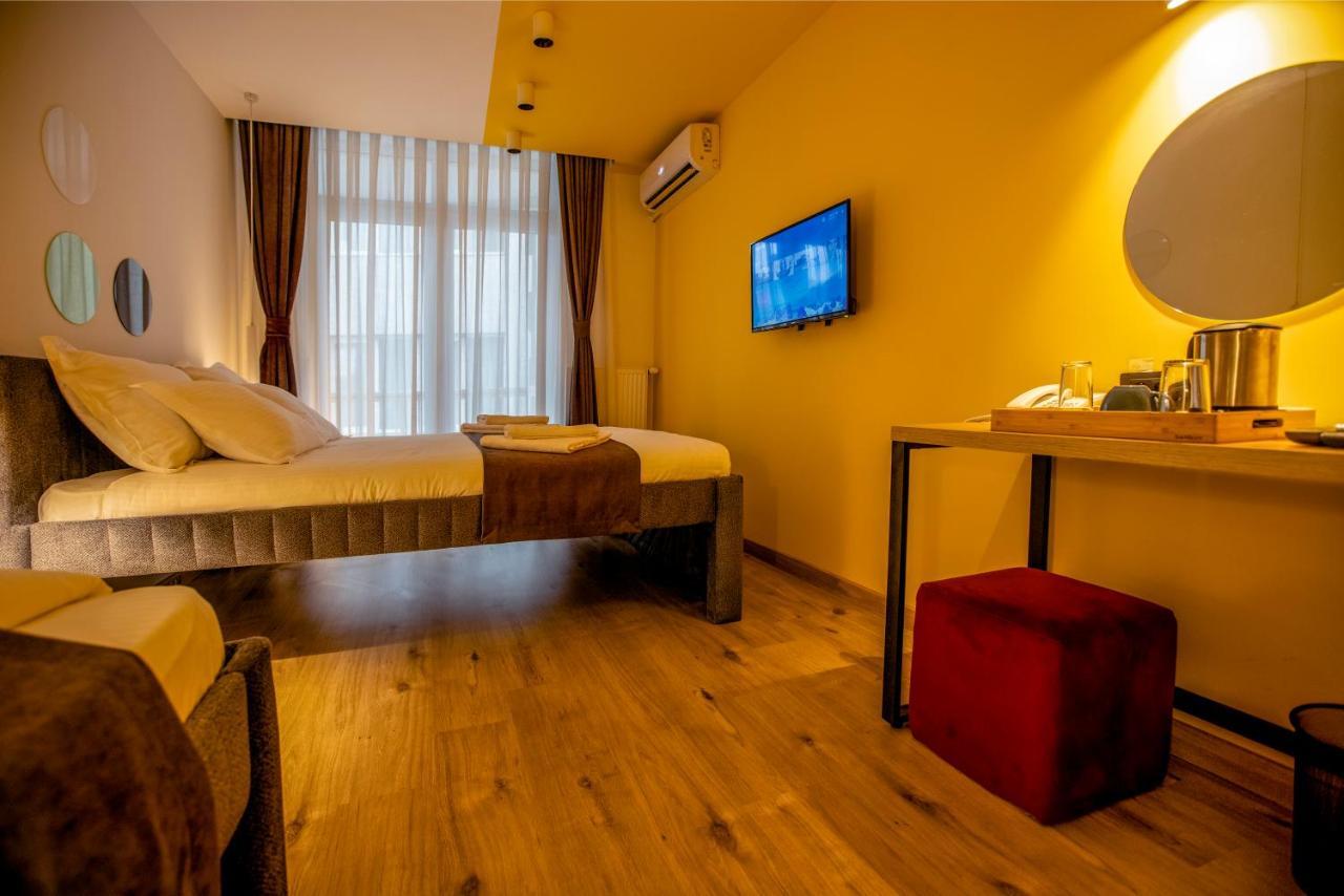 Hotel 4 Llulla Πρίστινα Εξωτερικό φωτογραφία