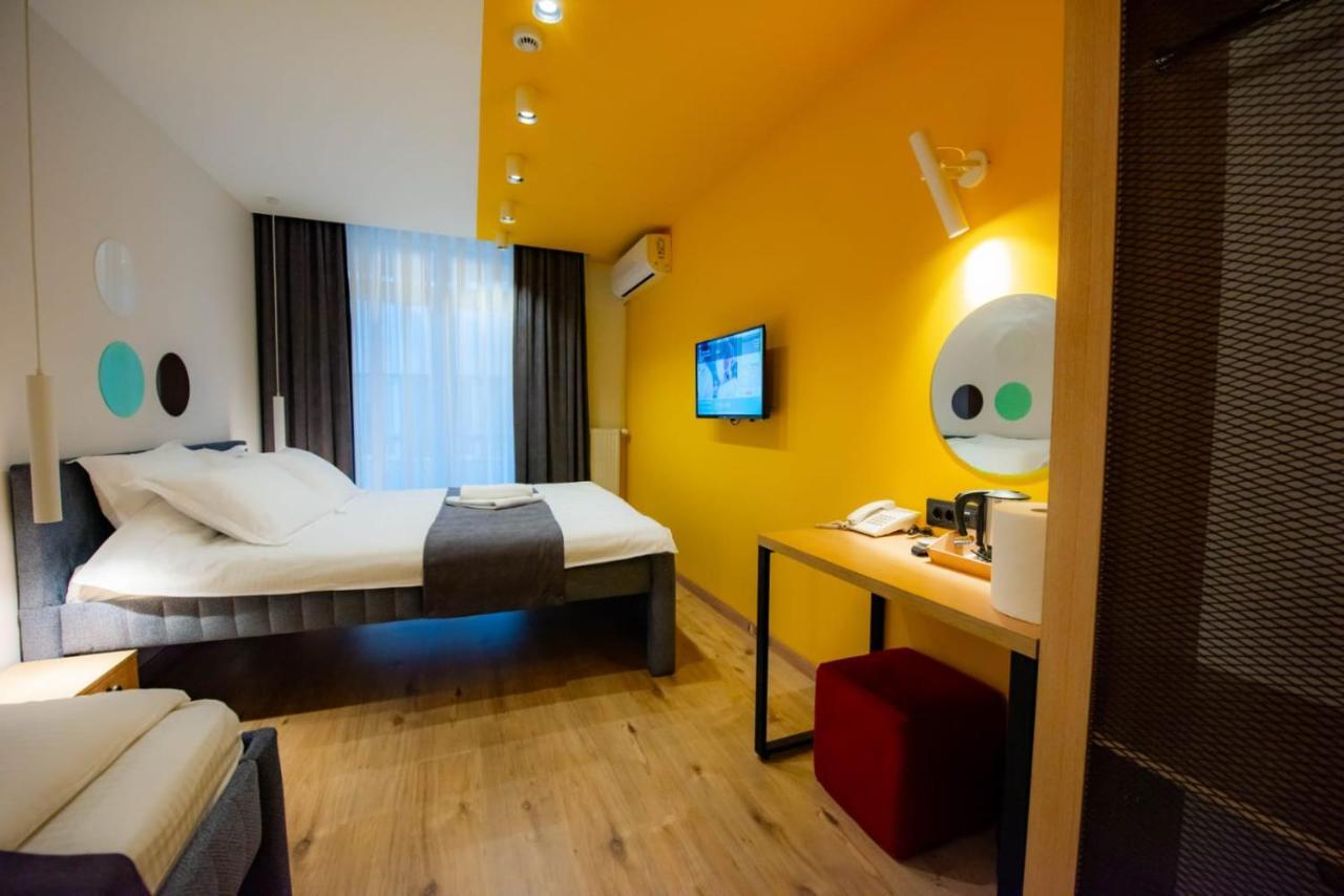 Hotel 4 Llulla Πρίστινα Εξωτερικό φωτογραφία